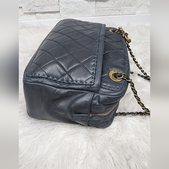 Rare Vintage Chanel Quilted Blue-Grey Lambskin Shoulder Bag with Gold CC Charm - Picture 8 of 16